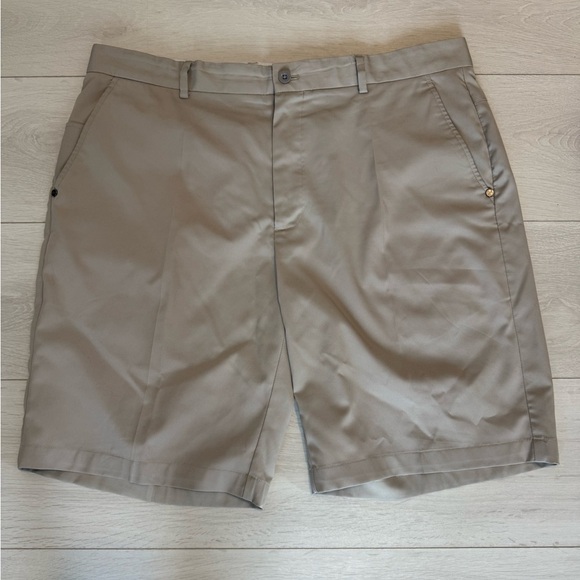 Greg Norman Men’s Golf Shorts - Picture 2 of 10